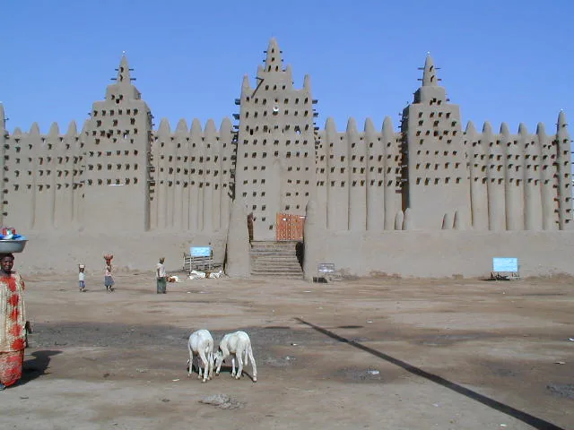Great Mosque of Djenné, Mali builders, master mason Ismaila Traoré, rebuilt 1907 (first mosque 13th century)